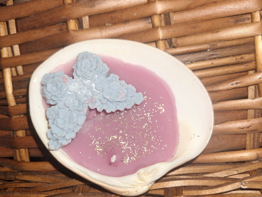 Seashell candle