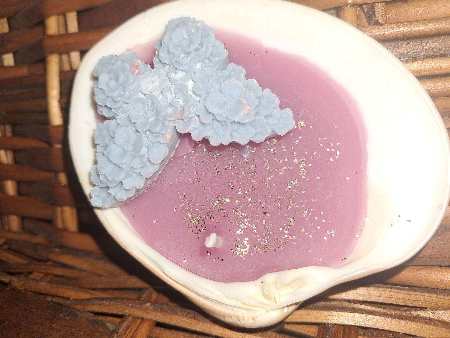 Seashell candle